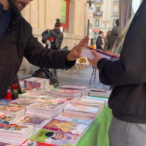 Parada Planeta Otaku en la qual venen llibres per Sant Jordi